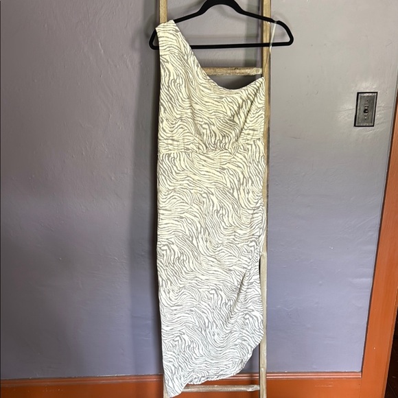 Gilli One-Shoulder Zebra Print Midi Dress - Picture 1 of 6